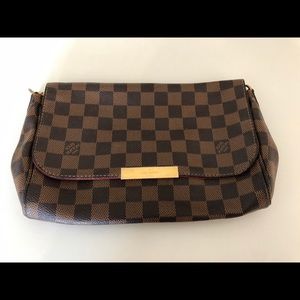 Louis Vuitton Favorite MM Crossbody